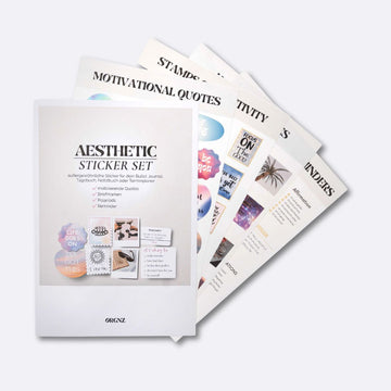 Sticker Set mit 4 Sheets in Verpackung aufgefächert mit Golddetails