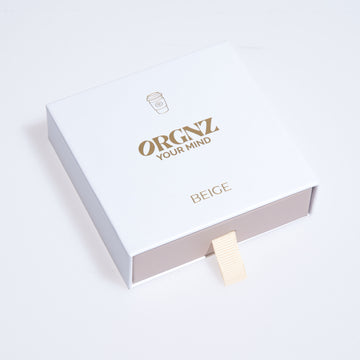 Stickerbox Beige Frontalansicht mit dekorativem Design
